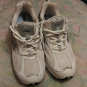 Nike sneakers for men or woman